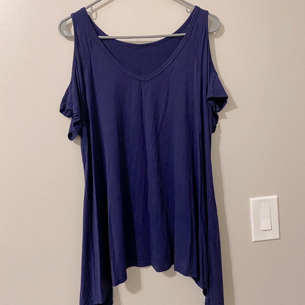 Cold shoulder tunic top